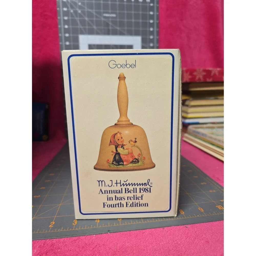 M.J. Hummel Fourth Edition Bell Has Original Box Goebel 1981 In Bas Relief New